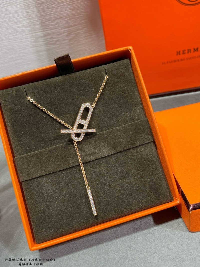 H**me5 necklaces